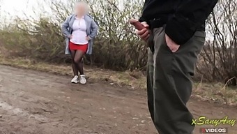 Voyeur Amatoriale Cattura Filmati Nascosti Di Masturbazione Pubblica