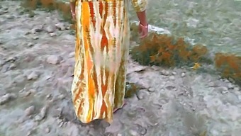 Indian Village Housewife And Husband'S Outdoor Escapade Captured On Camera