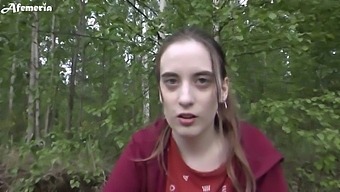 Pov Della Fidanzata Che Fa Un Pompino Nel Bosco E Ingoia Lo Sperma