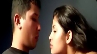 Amanti Desi Condividono Il Loro Video Appassionato Di Sesso Fatto In Casa