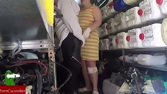 L'Incontro Bollente Di Una Coppia Spagnola Ripreso Da Una Telecamera Nascosta Al Lavoro