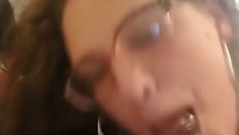 Shay Fa Sesso Orale Su Un Uomo Nero Con Eiaculazione