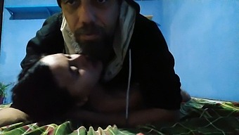 La Soddisfazione Di Dany Rio Per Una Donna Giovane E Stupenda, Secondo Un Uomo Anziano