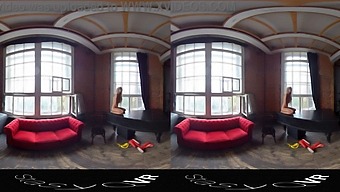 Guarda Marbellaq In Un Video Di Realtà Virtuale A 180 Gradi Con Stivali E Capelli Biondi