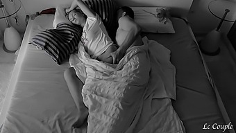 Una Sessione Intima Mattutina Di Una Coppia Catturata Da Una Telecamera Nascosta In Camera Da Letto