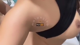 Egyptiska Tonåringen Chloe Foxy Blir Kryddig Med Precum Och Bröstlek I En Het Duschsession