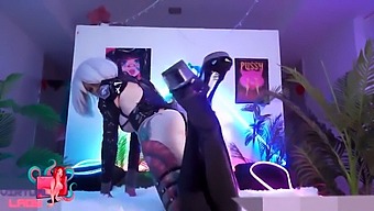 A Voracious 2b Eagerly Mounts A Large Penis In A Nier Automata-Inspired Scene.