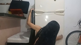 Amateur Stepsister Seeks Out Big Cock To Pleasure - Spanish Porn